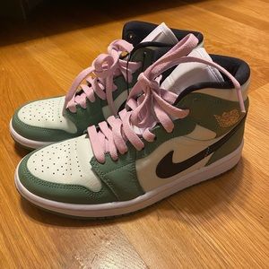 Dutch Green Jordan 1s 6.5W